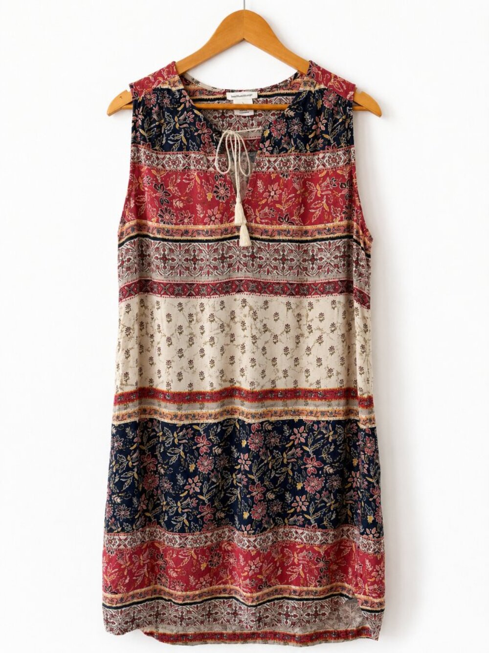beachlunchlounge Navy, Red, and Cream Sleeveless Printed Shift Dress